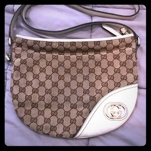 Vintage Gucci crossbody handbag.
